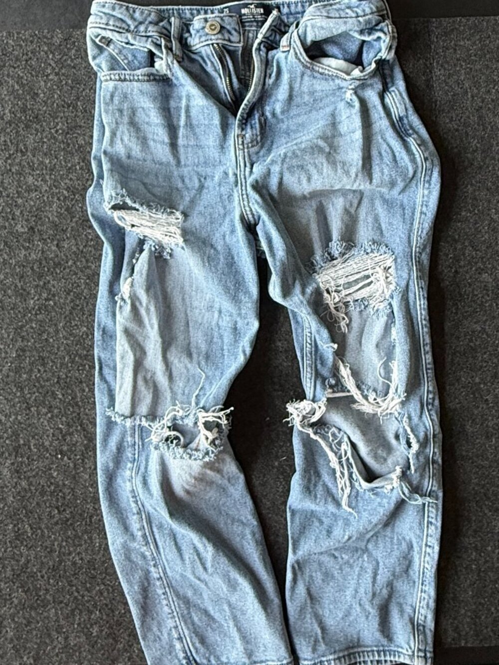 Hollister Ultra High Rise Distressed Jeans 7S
